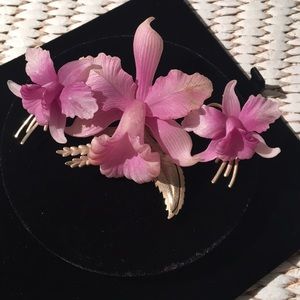 🌸 Vintage Purple Iris Pin and Clip Earring Set!🌸